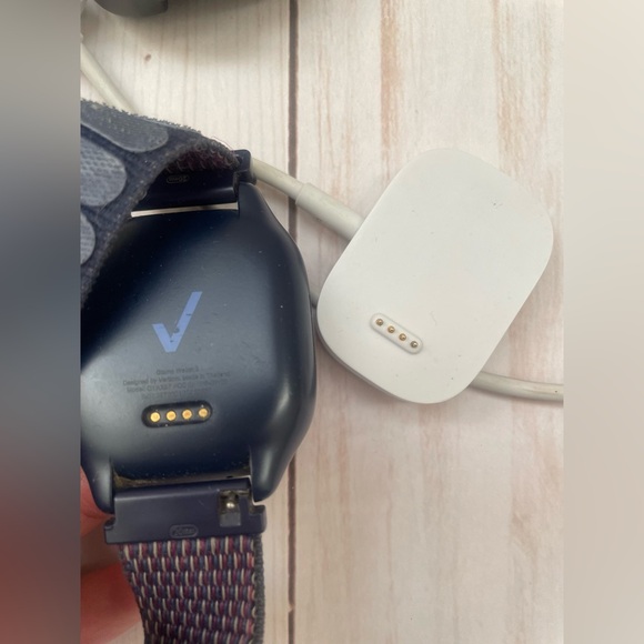 Verizon gizmo watches 2 latest version 3 older version 2 used kids tracking band - Picture 4 of 7